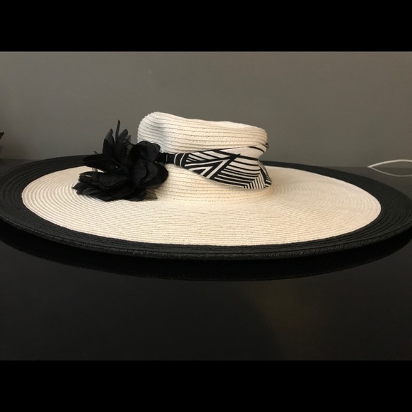 Nine West Outing Hat. π€© - Picture 2 of 3